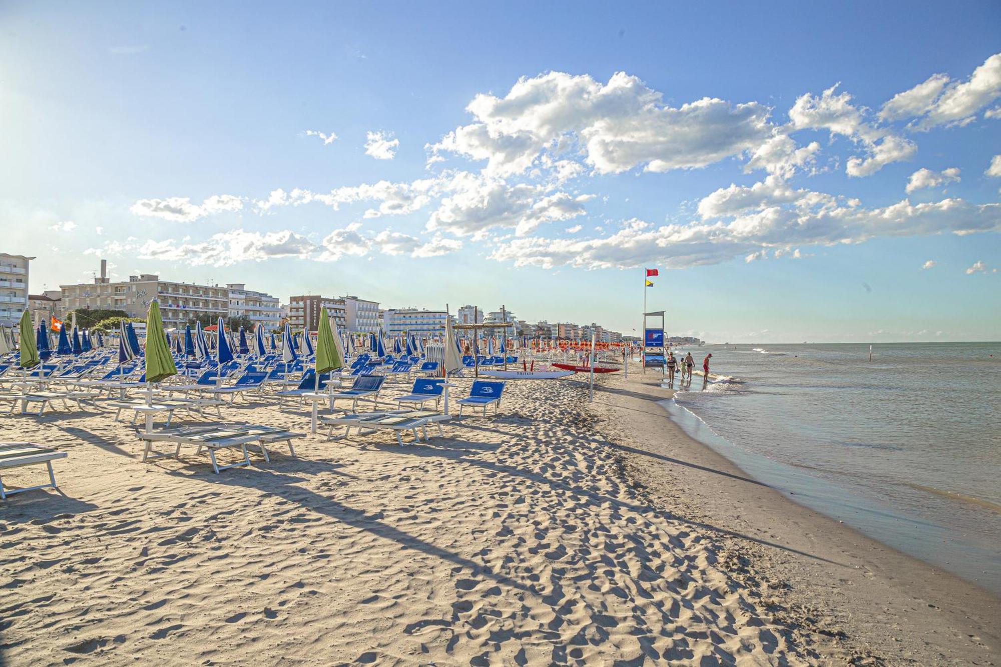 Hotel Wega Bellaria-Igea Marina Bagian luar foto